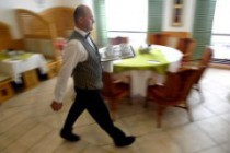 Milyen legyen a jó pincér!